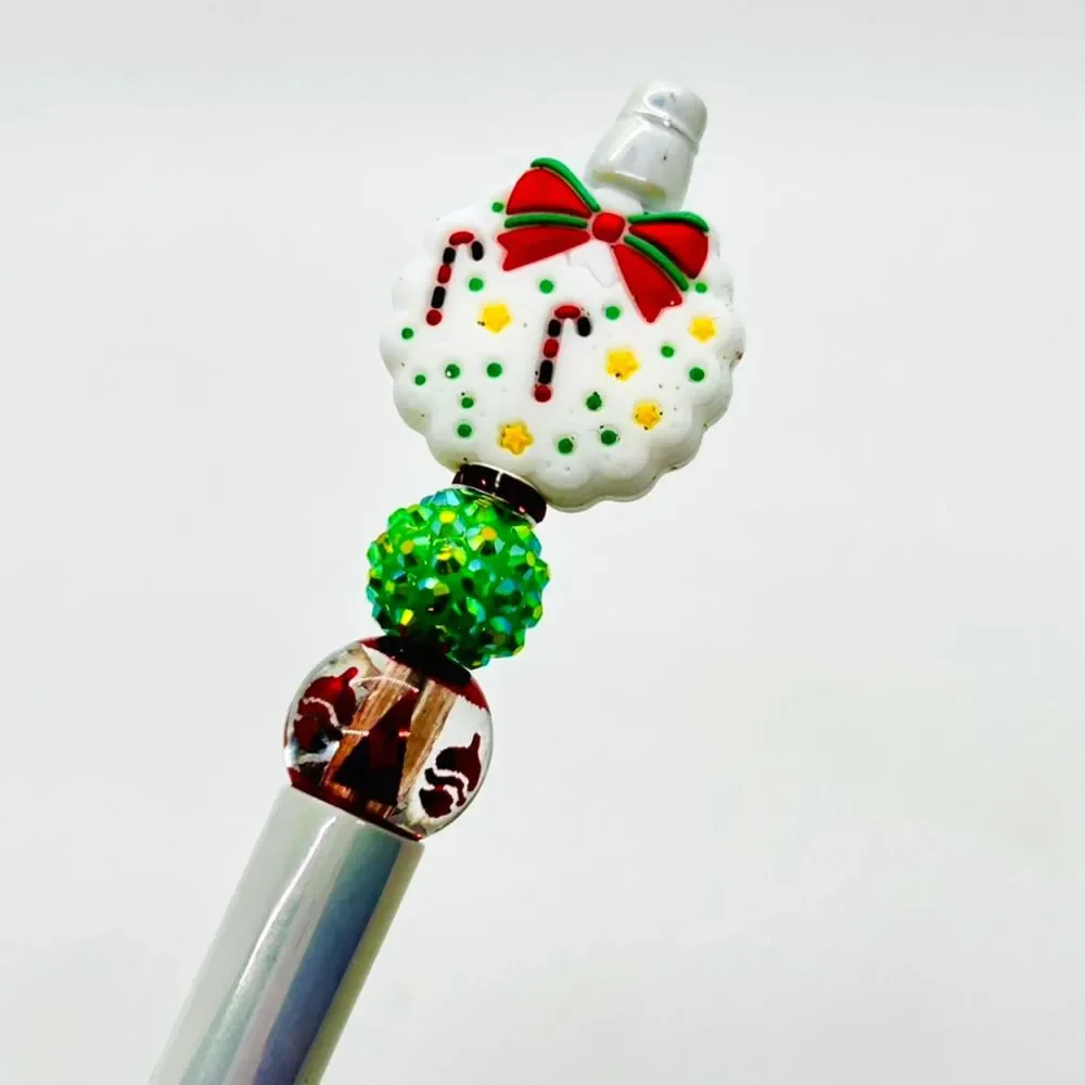 Unique Handmade Christmas Wreath Pearlescent White Red Green Detail Beaded Pen